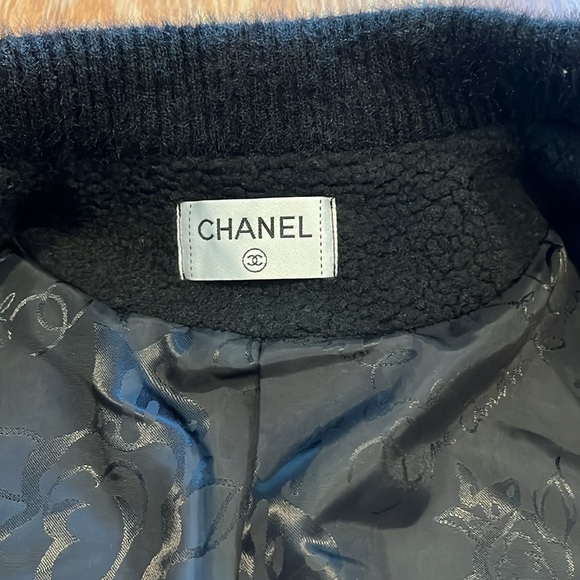 Authentic CHANEL Black Teddy Bomber Jacket - Picture 6 of 12
